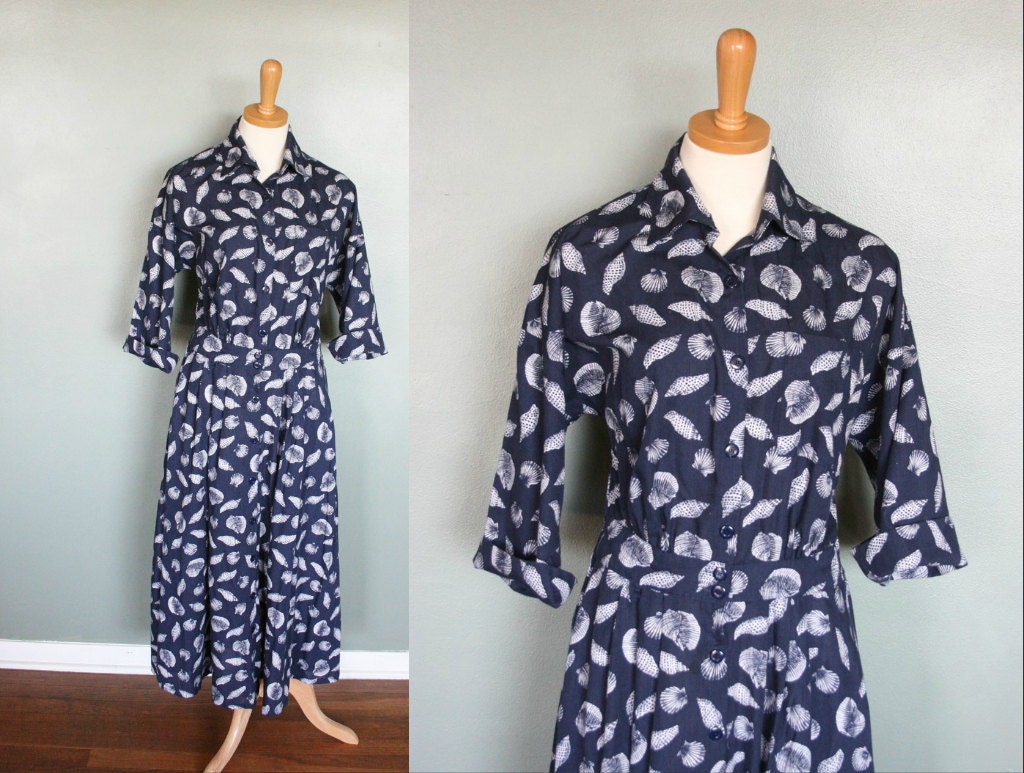 20 Dollar Sale Vintage SEASHELLS Blue Shirt Dress, Women Large