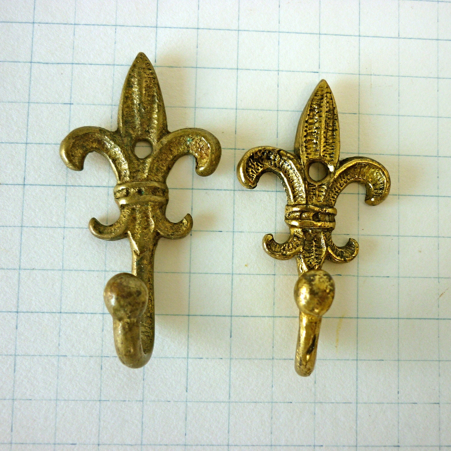 2 Fleur de Liz Hooks