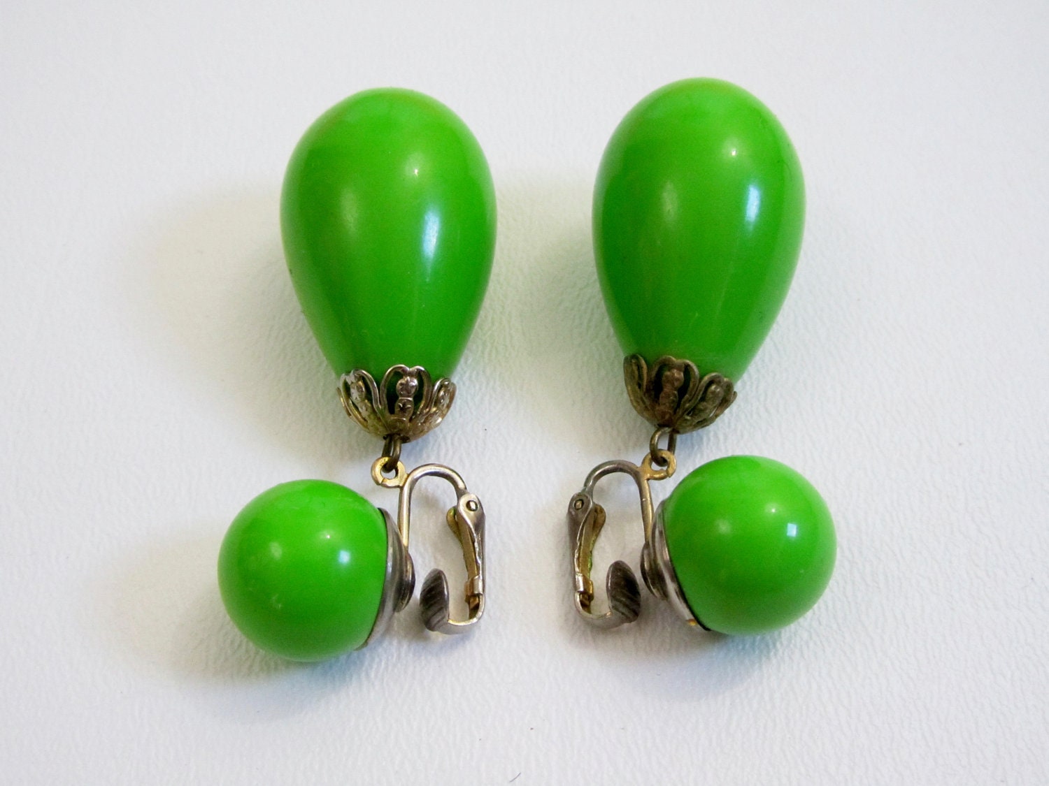 1950s Dress Earrings - Bright Green Drop Earrings