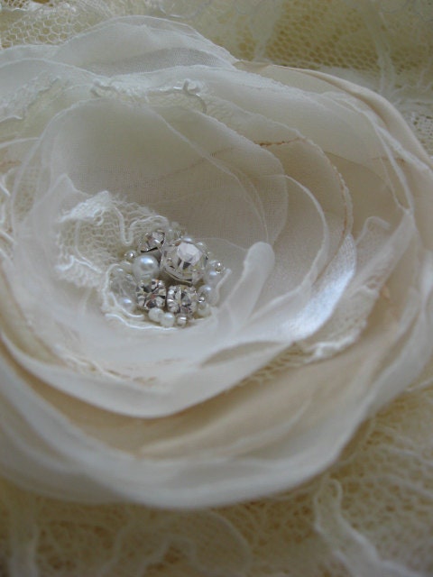 Wedding bridal hair accessory Rose Flower Hair pin and brooch (2in1) Ivory creamy sand beige champagne lace rhinestone pearls sash belt gown