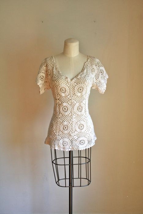 vintage 70s crochet top - DOILY knit lace sweater / S-M