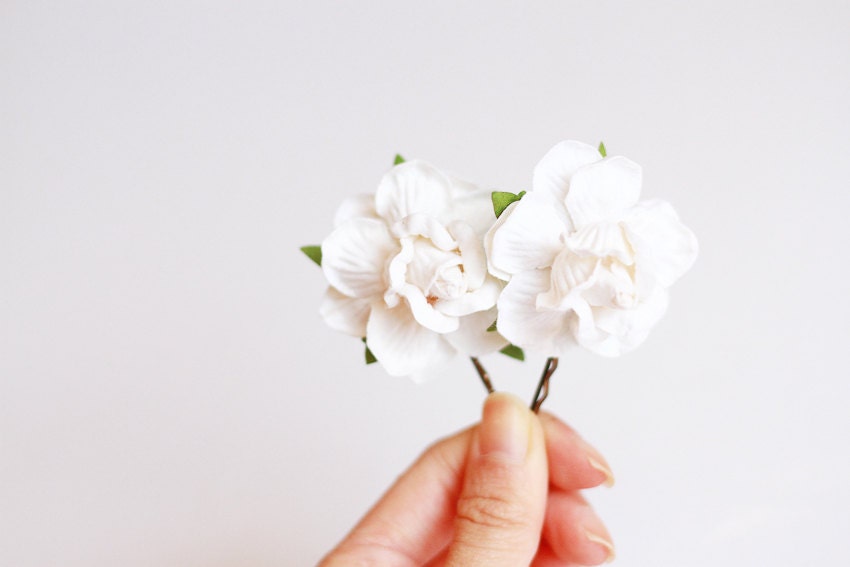 white rose hair pins / woodland, vintage, bridal up-do headpiece, hair accessory, garden wedding, bobby pin set - kisforkani