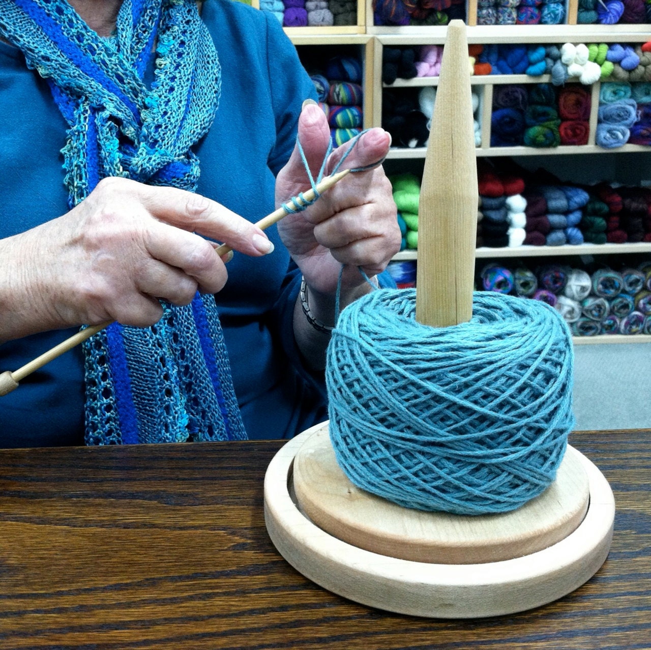 Yarn holder spindle