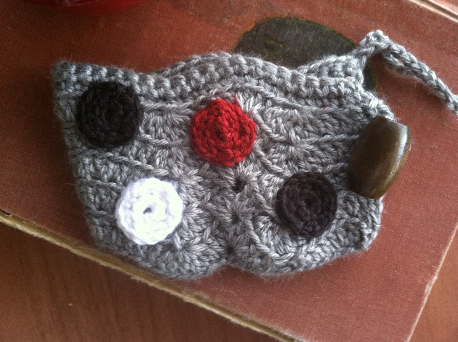 Removable mug cozy with mug// heather gray with red, black, and white polka dots// Mother's Day