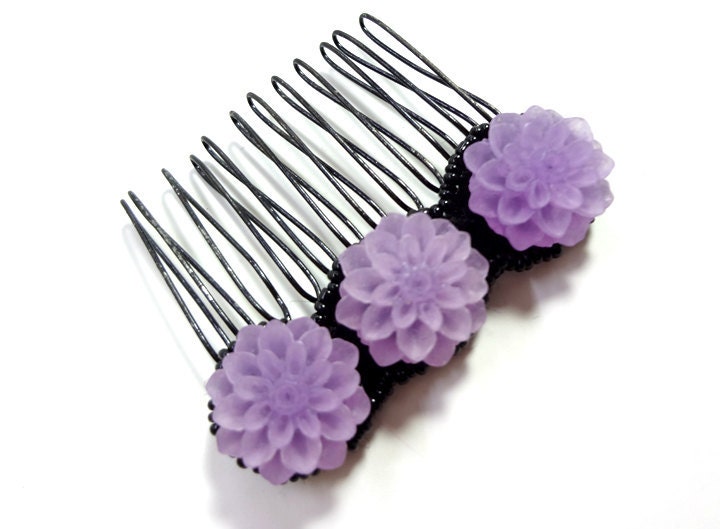 Lucite Purple Chrysanthemum Flowers Hair Comb