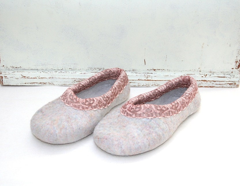 Women house shoes, felted slippers, handmade, wool shoes, Pastel provence, made to order, sheep wool