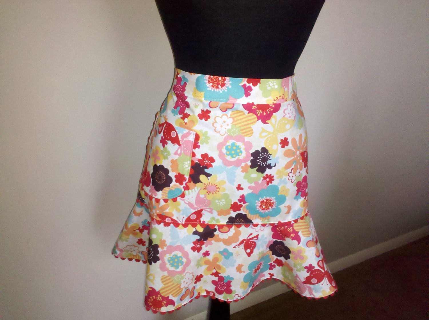 Just Wing It Half Apron