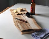 Maple Serving Tray Rustic Cutting Board Eco Friendly Footed Platte Beer and Cheese Gift for Dudes