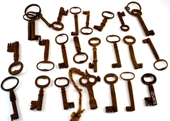 Antique Skeleton Keys for Steampunk Art, Steampunk Supplies, Lot of 24