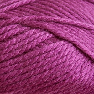 Cascade Pacific Chunky Wool/Acrylic Blend Yarn in CLOVER, Color 37