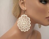 Gladiola lace earrings ivory