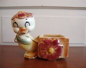 Adorable 50s Vintage Ceramic Chick Planter Cute Baby Bird with Daisy Flower Cap Mini Vase Mid Century Home Decor Childrens Bedroom Fun