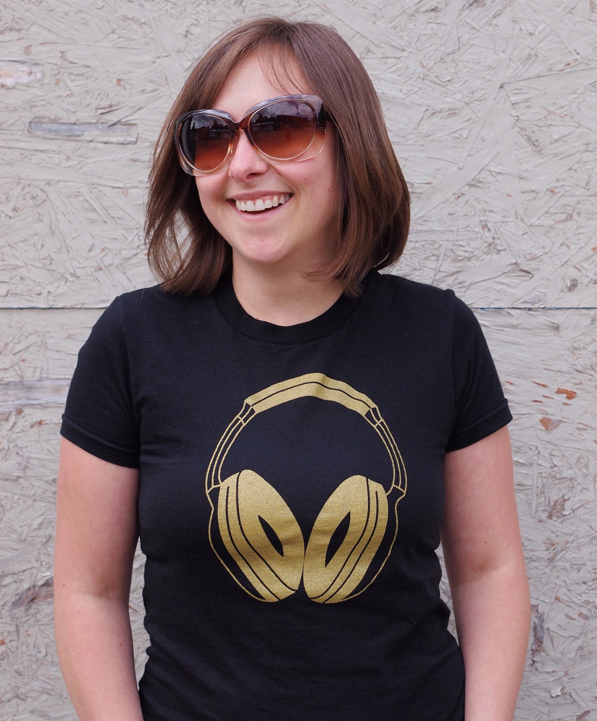 Gold Headphones women's medium black t-shirt, dj retro music large shirt ladies hip hop