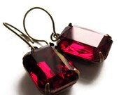 Ruby Red Vintage Style Earrings Glass Fashion Jewelry