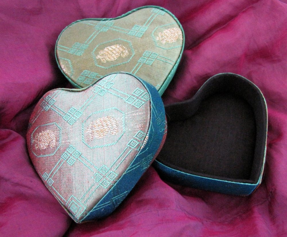 Peacock Green Heart Shaped Luxury Gift Box
