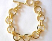 Vintage Inspired Gold Circle Link Bracelet