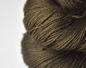 Dried brown algae OOAK  -  BFL Yarn fingering weight