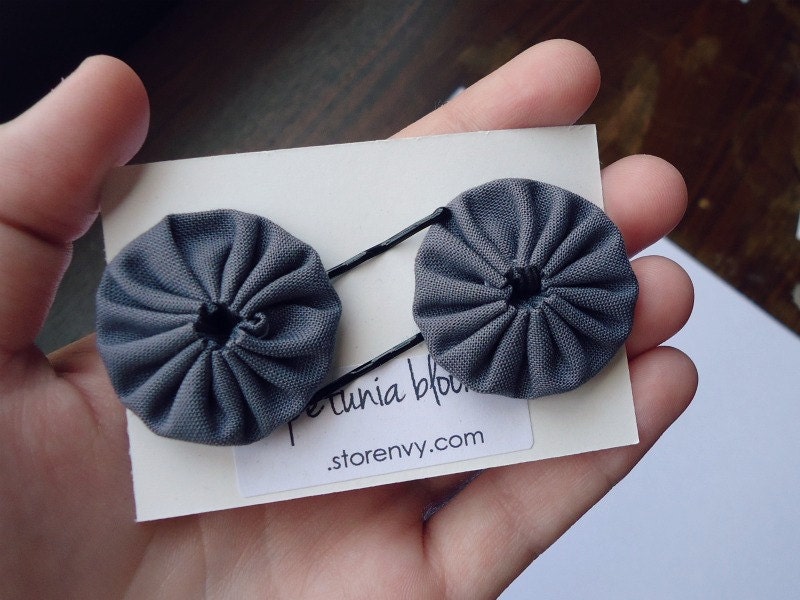 yoyo hair pins // dress up your hair // dark grey, slate, charcoal