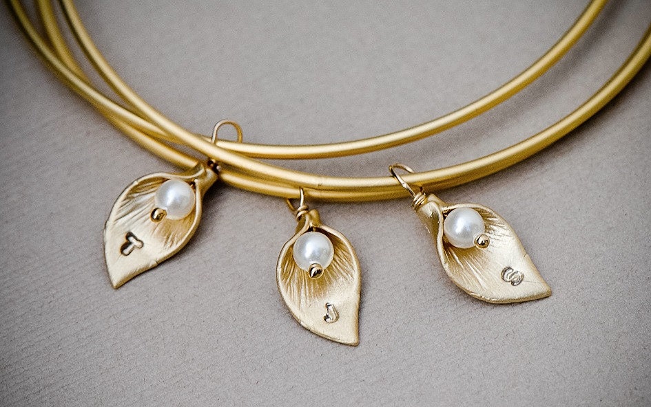 Custom Calla Lily GOLD Bangle Set of 3, Personalized Jewelry, Calla Lily Charm, Initial Bracelet, Bridesmaid Jewelry, Family Bracelet