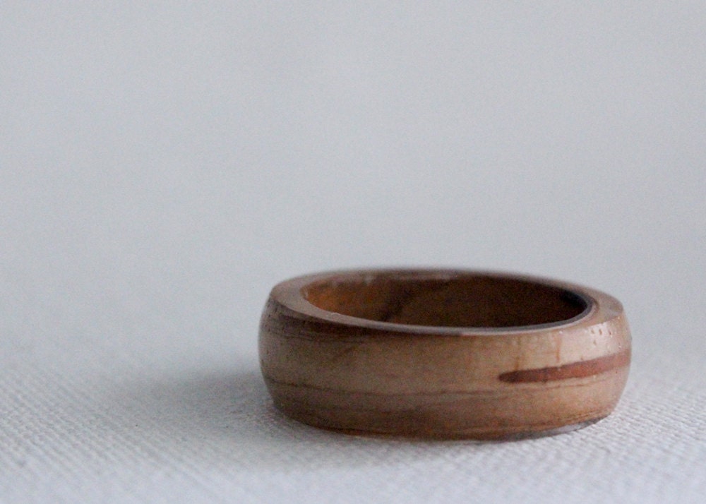 Size 9.5 birch bark transparent round resin eco ring
