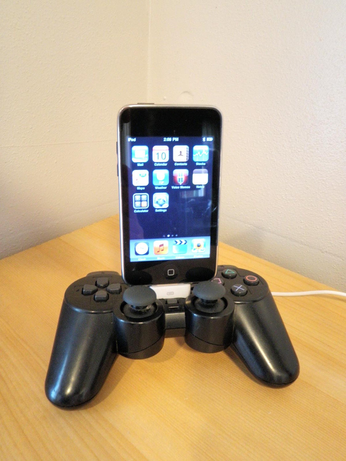Sony Playstation controller Ipod or Iphone charger dock USB