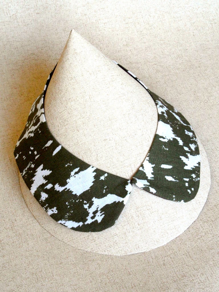 Peter Pan Collar Necklace - Abstract Olive and White