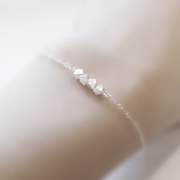 Four nuggets (bracelet) - Four sterling silver nuggets on a dainty sterling silver chain ,,