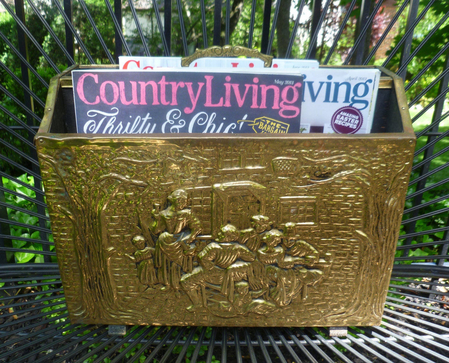 Brass Wood Magazine Stand Rack Holder. Vintage 1940s/1950s. Lombard. Made in England. Repousse English Cottage Scene.