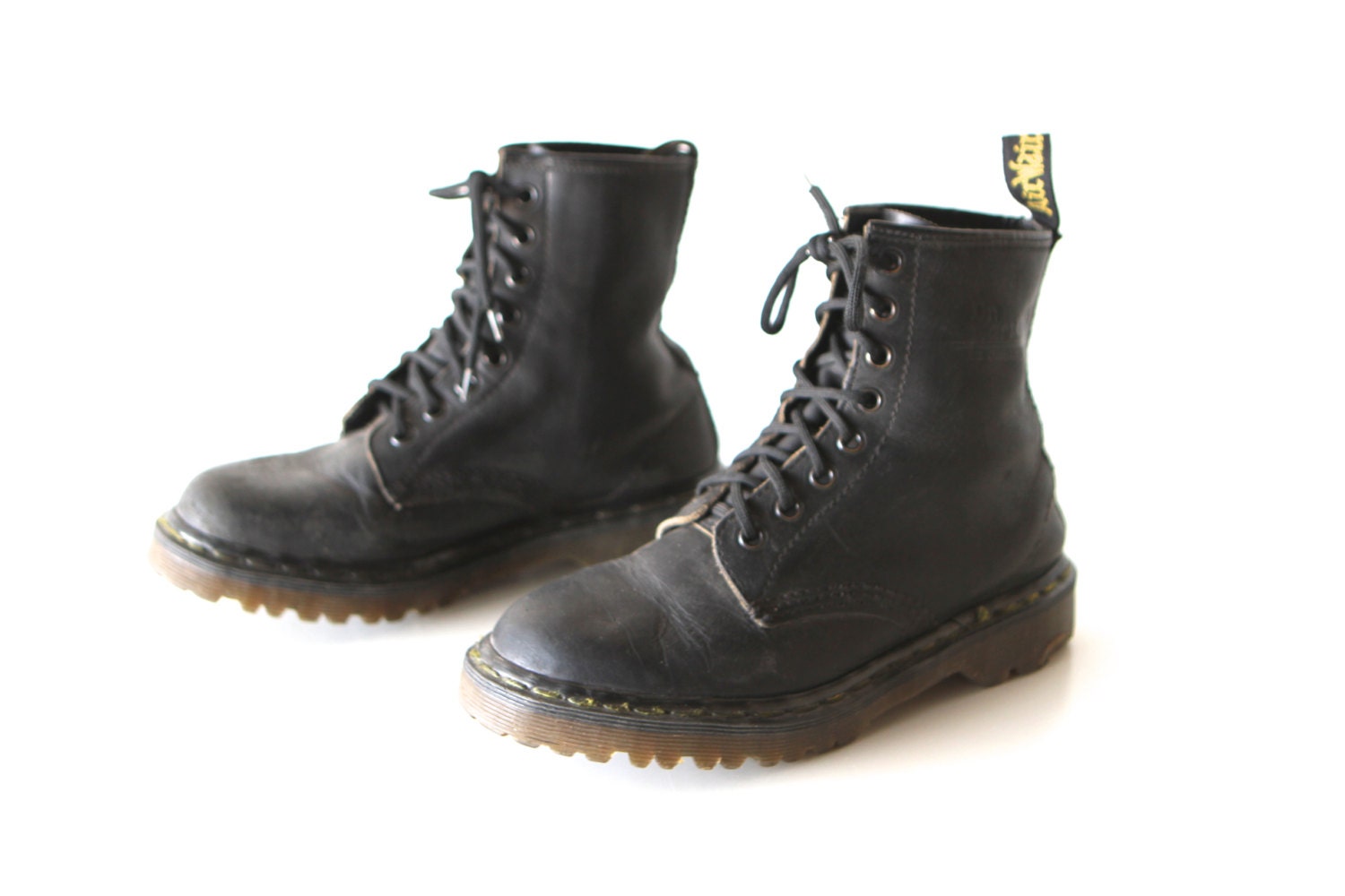 women's size 6 7 DOC MARTENS black 90s GRUNGE nirvana combat style rugged boots