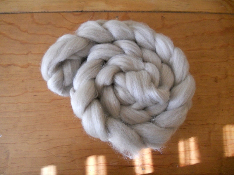 4 ounces Wool Silk Blend Top, Roving, Natural Gray, Blue Faced Leicester Sheep, Mixed BFL - Silk