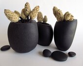Vase hand-tooled from glacial stone