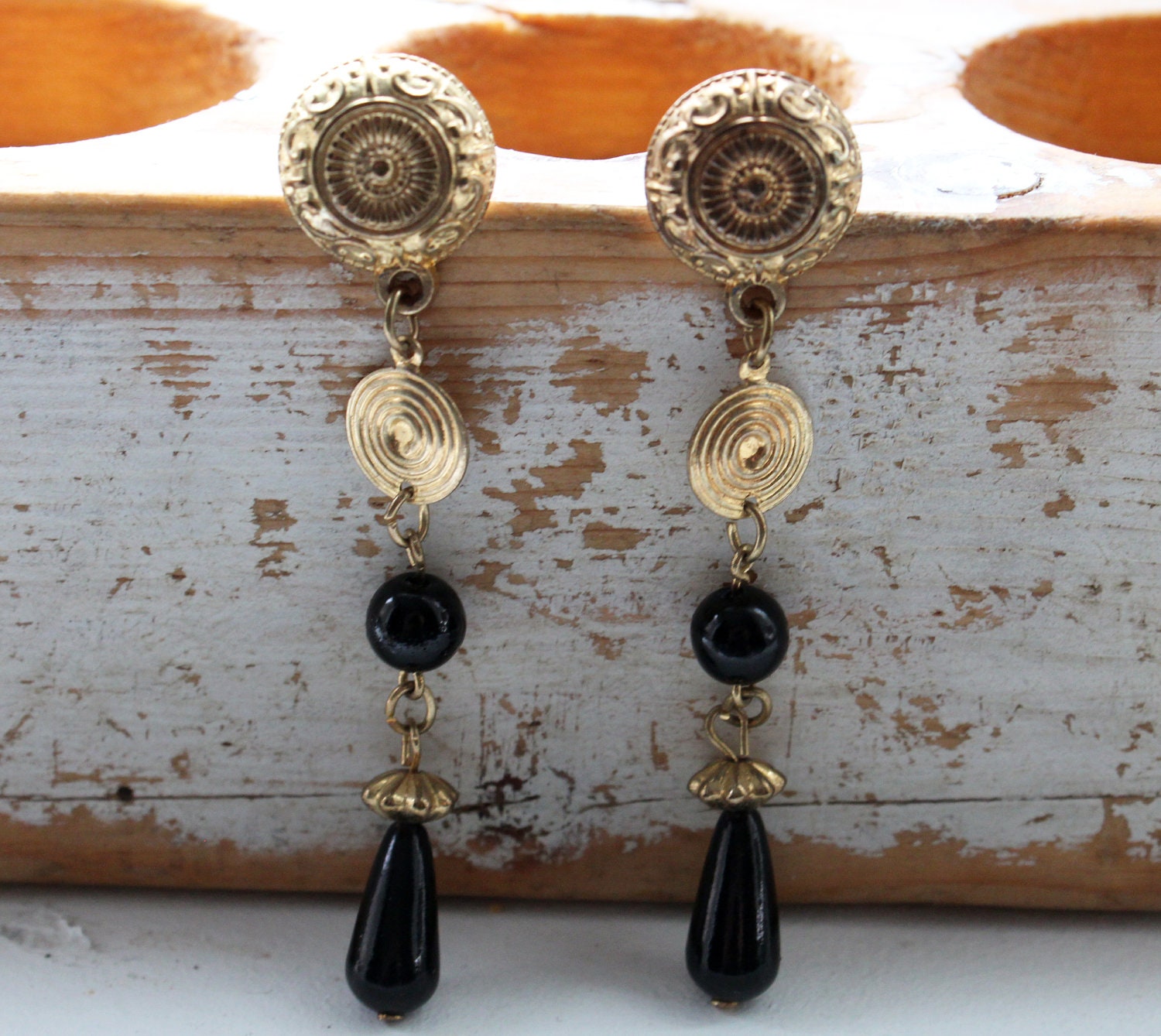 Vintage Earrings, Filigree gold with black beads earrings, dangle stud earrings, Detailed gold tone