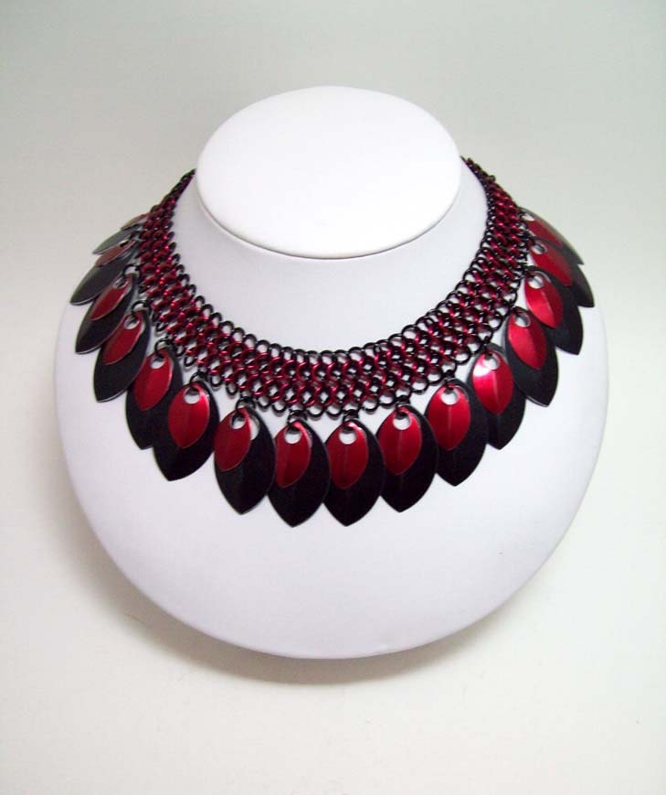Choker, chainmaille, necklace, black, red, scale, necklace, Gothic choker, Gothic necklace - Eternalelfcreations