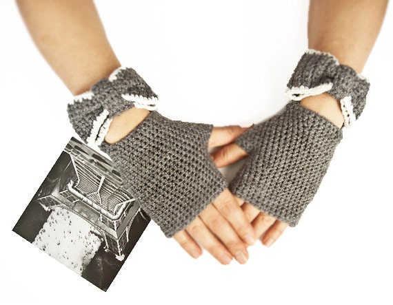 FREE SHIPPING //Gray crochet fingerless gloves mittens - handmade // Reserved for Michelle Majors
