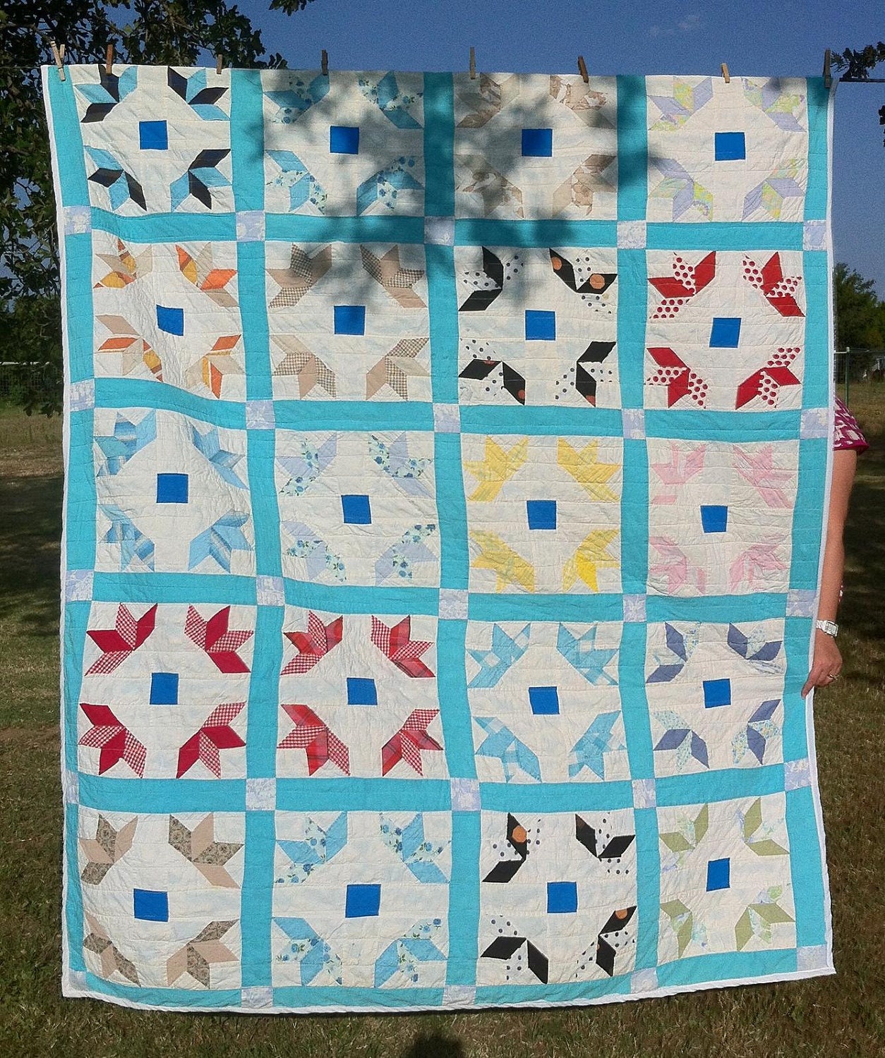 VINTAGE TEA LEAVES Pattern Quilt Blue and Red