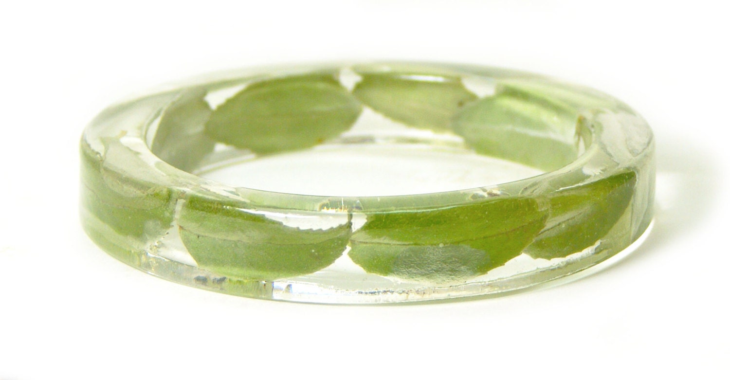 Resin Bangle- Flower Jewelry-Flower Bracelet-Resin Jewelry- Green Bracelet- Green Leaf- Green Jewelry- Resin Bangle