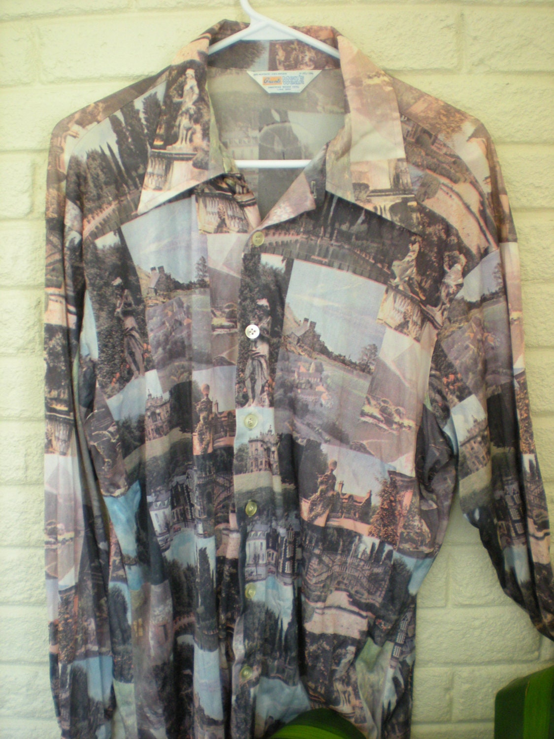 Vintage 1970s Mens European Postcard Disco Picture Scene Shirt, XL 17-17 1/2
