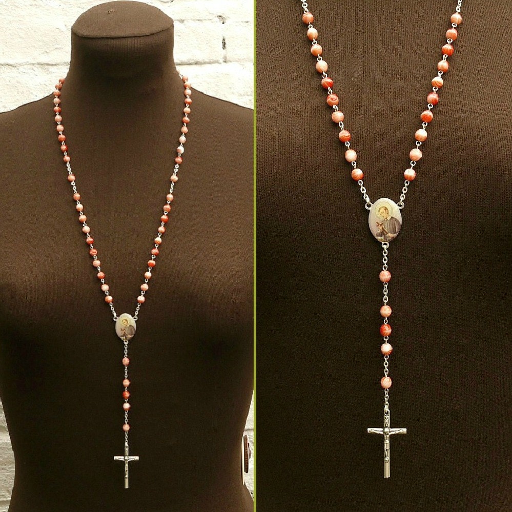 Vintage 60s 70s Marbled Red and White Glass Rosary Bead Necklace