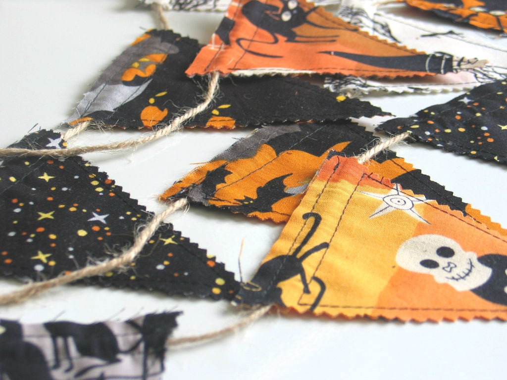 Halloween Fabric Mini Bunting, Fabric Garland, Halloween Bunting, Spooky Garland, Party Bunting, Approx 6FT