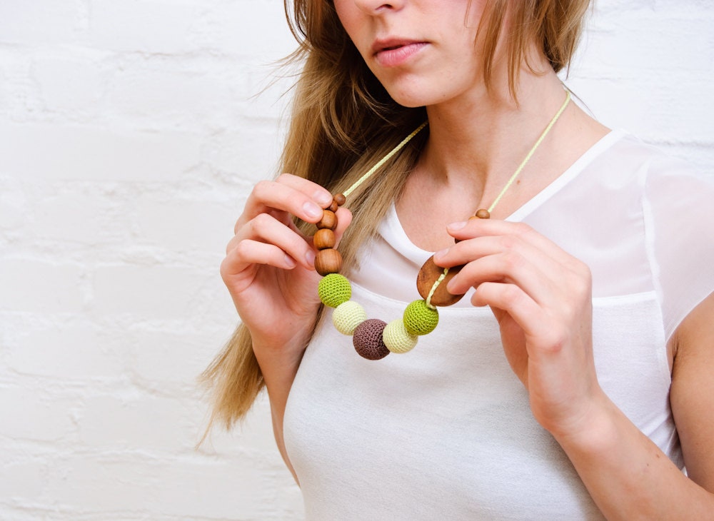 Avocado Nursing Necklace / Teething Necklace - KangarooCare