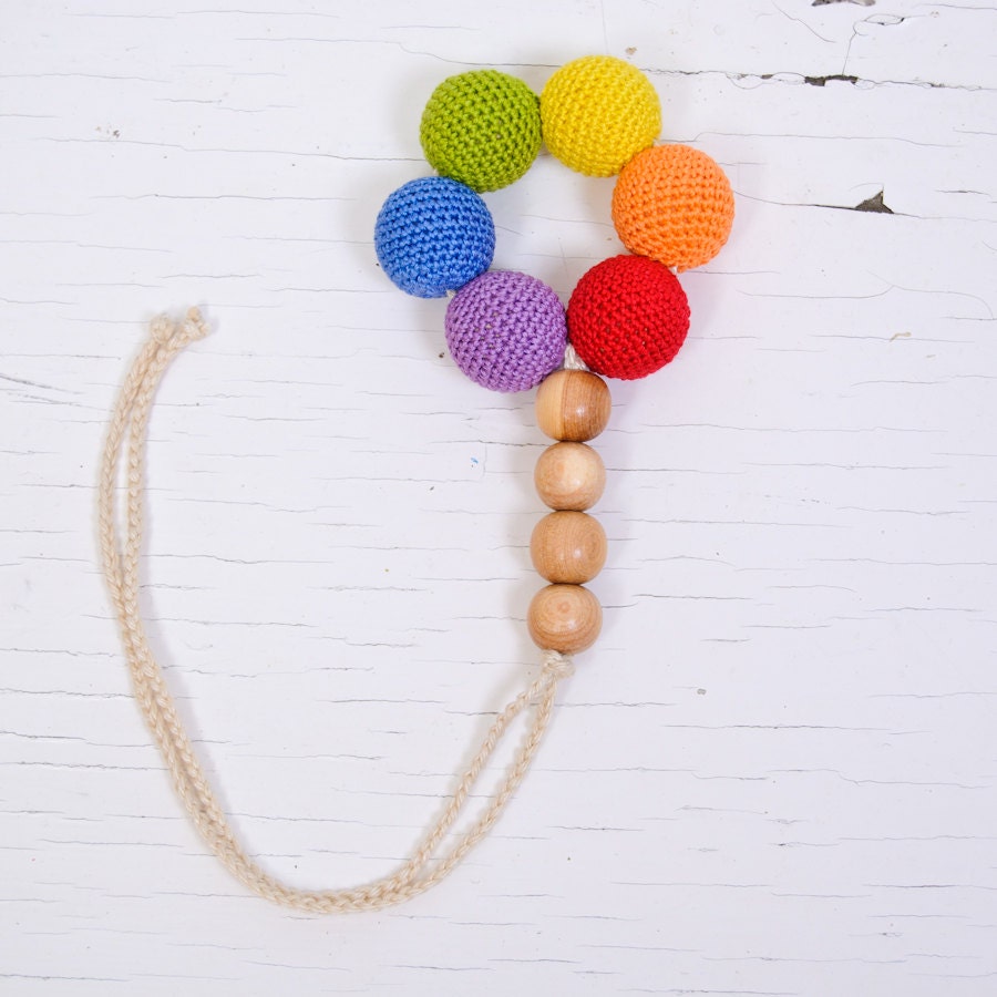 Long-Tailed Round Wooden Teething Ring - Rainbow Baby Toy - KangarooCare