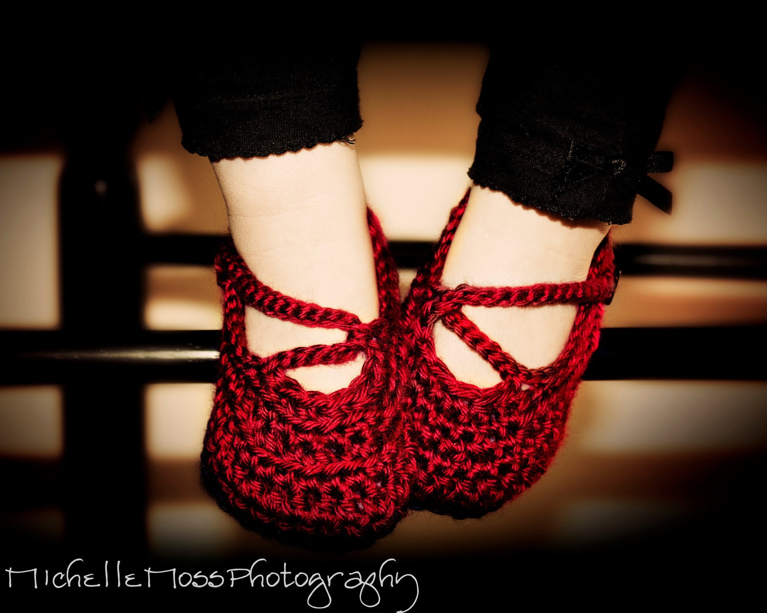 Instant Download - CROCHET PATTERN PDF - Crochet Baby Girl Booties - Chloe Booties