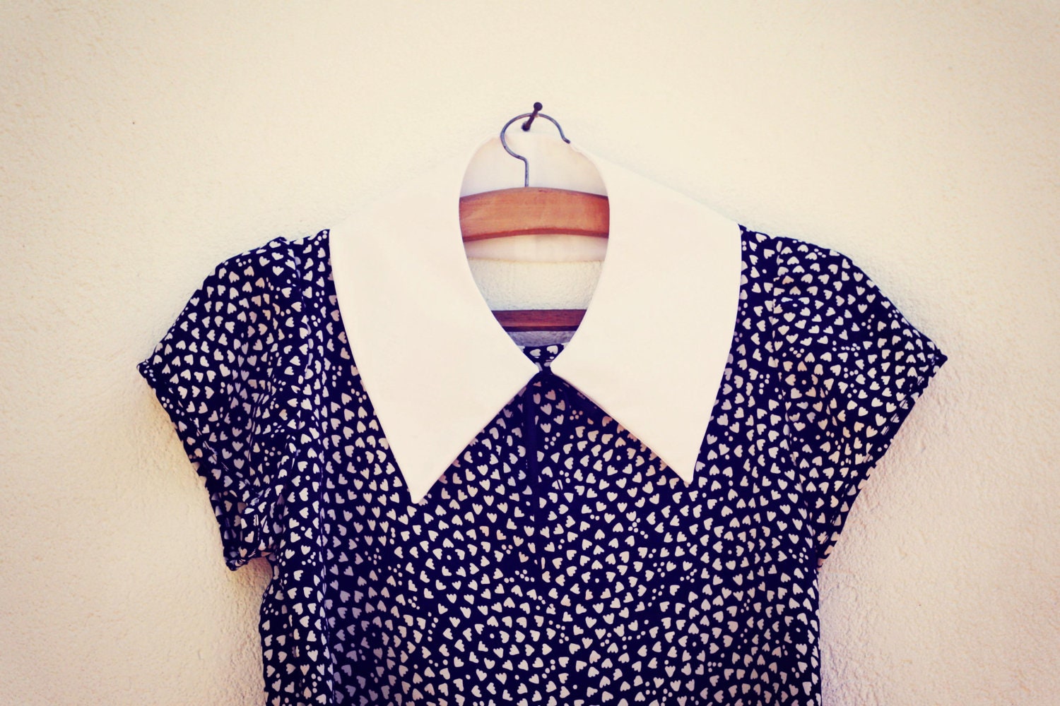 Detachable white pointy collar with black ribbon closure - Made to order