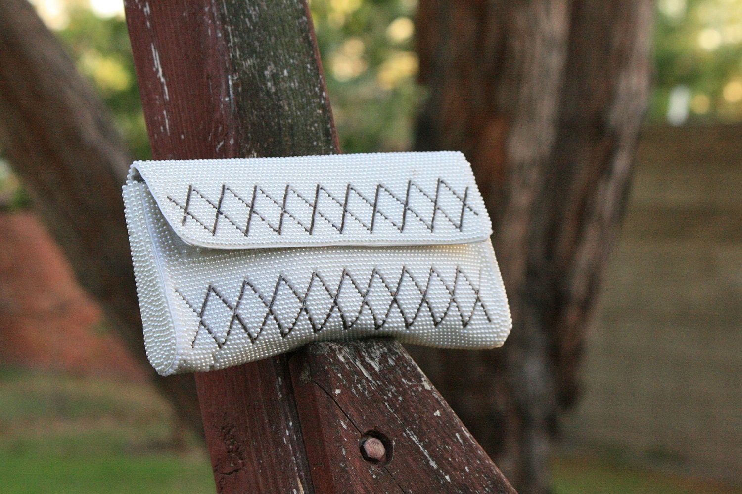 White Beaded 60s Clutch Purse. Bridesmaids Clutch.