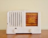 Vintage RCA Victor Tube Radio