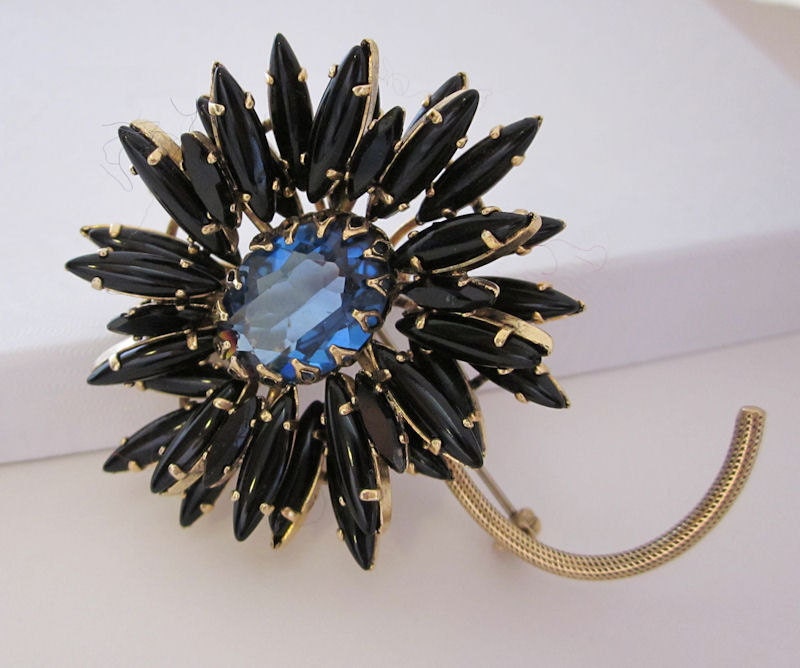 Schreiner Rhinestone Flower Brooch, Vintage Ruffled Black Rhinestone Brooch / Pin - Quality Detail Fashion Jewelry - JryenDesigns