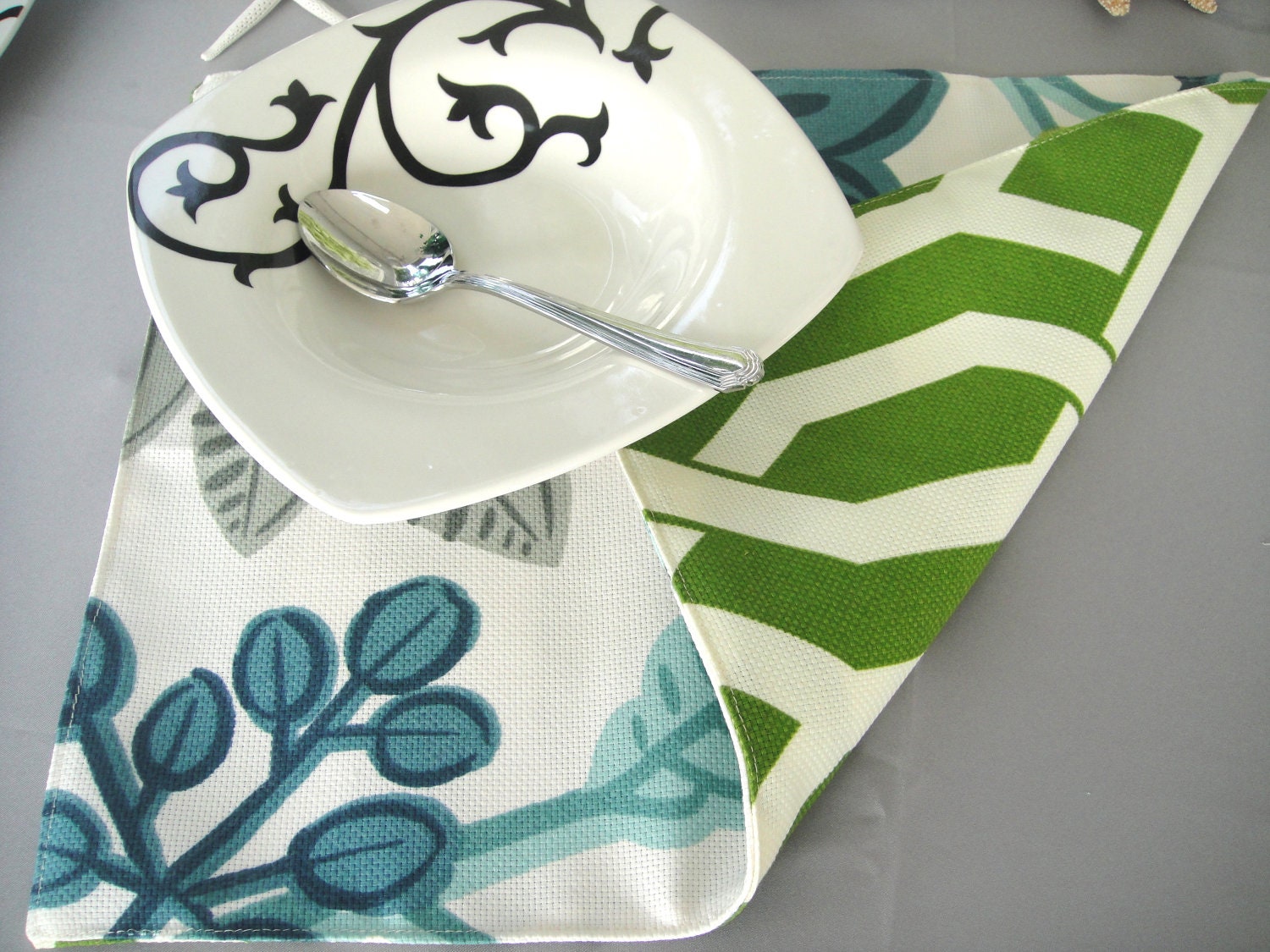 Indoor/Outdoor Fabric Placemats, Reversible Slick Palm -SET OF 4