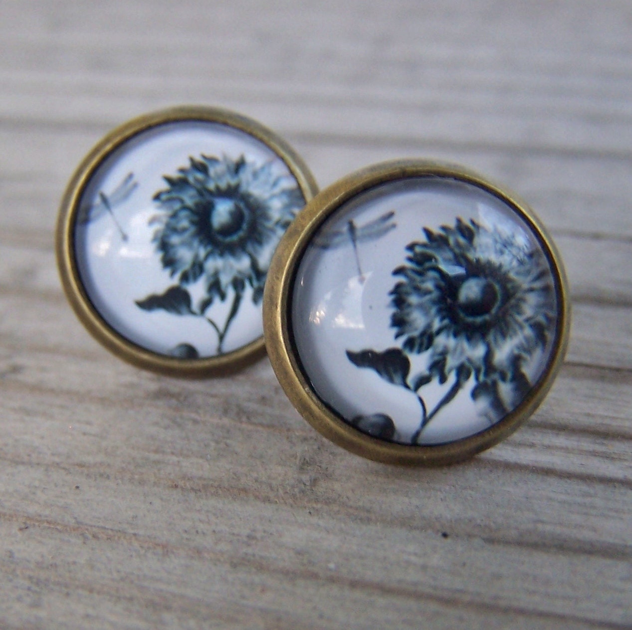 Glass Dome Earrings 12mm Black and White Flowers - gristmilldesigns