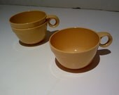 Vintage 1960s plastic tea cups