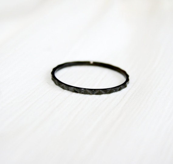 SINGLE BLACK Rhodium - Pyramid Texture - Stackable Ring(Sterling Silver)